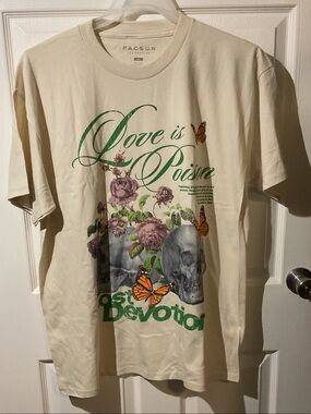 PacSun “Love Is Poison” Cream Graphic Tee